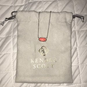 Coral Kendra Scott necklace!!